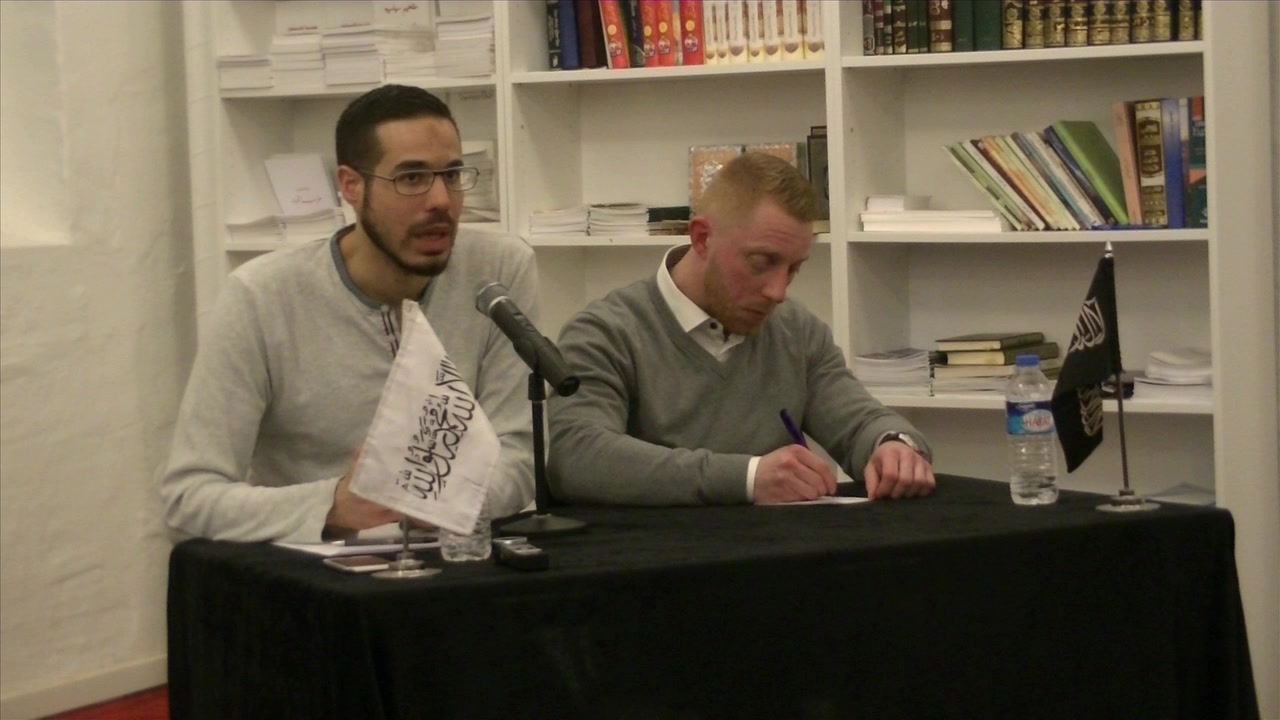 TV2s Dokumentar - Et kujonagtigt angreb imod islam
Lørdagsmøde afholdt d. 12/3 2016 i Masjid al-Faruq http://hizb-ut-tahrir.dk/video/images/56ee902f810f7.jpg